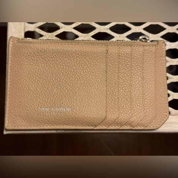 Authentic Yves Saint Laurent  Leather Coin Card holder Beige - Picture 1 of 8